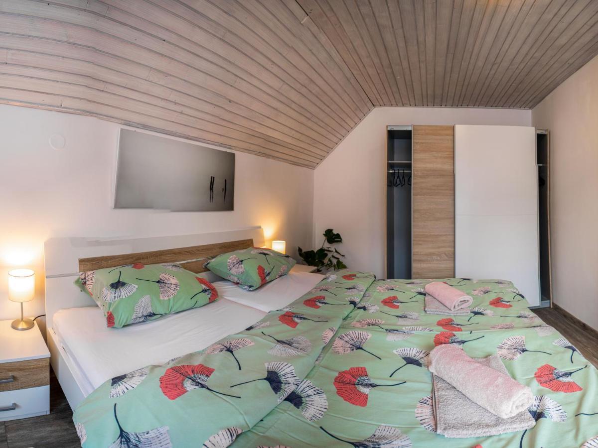 Apartma Petra Ravnik - Wanderer'S Hut Appartement Bohinj Buitenkant foto